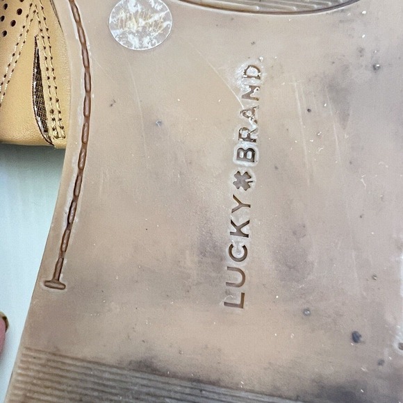 Lucky Brand Slide Sandals Size 10 Laser Cut Floral Tan Shoes Flat Slip On - Picture 9 of 10